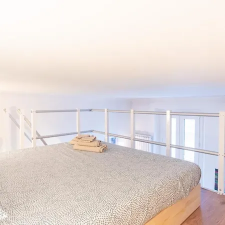 Loft Chic In The Prada Foundation Appartement *